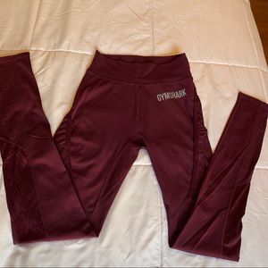 🦈 Gymshark Geo Mesh Leggings - Dark Ruby